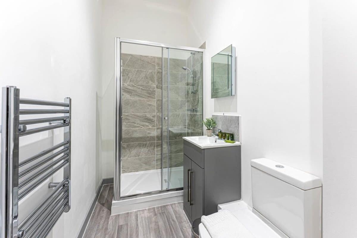 Modern 1 Bedroom Apartment In Dudley Brierley Hill Ngoại thất bức ảnh